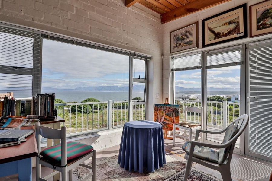 4 Bedroom Property for Sale in De Kelders Western Cape